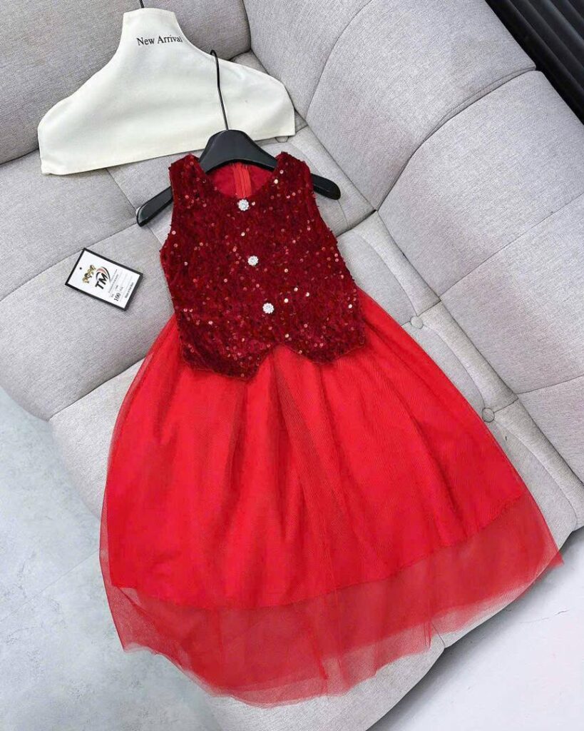 Scarlet Sparkle Party Set